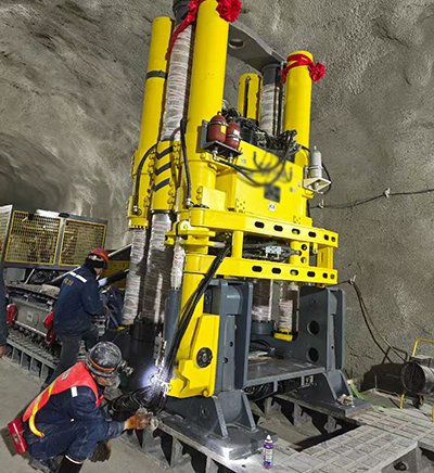 6米大直徑反井鉆機(jī)施工